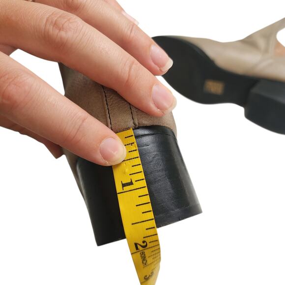 Jeffrey Campbell Womens Oriley Cutout Ankle Boots Size 8.5 Taupe Gray Leather - Picture 12 of 12